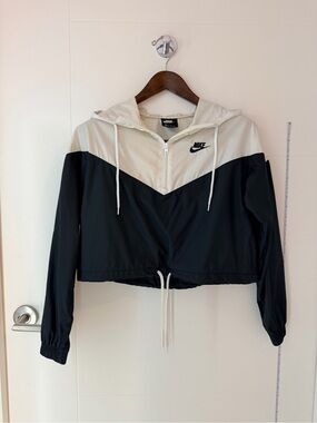 Nike Black and White Cropped Hooded Windbreaker Jacket